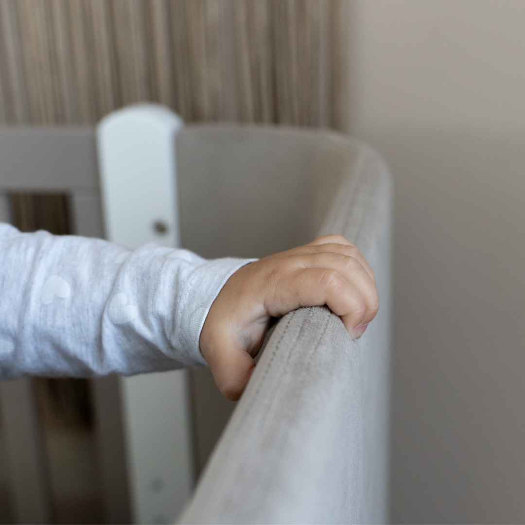 Maximální sada s matracemi. Dětská rostoucí postýlka Zukko Soft Gekko Kids. Seda / bila